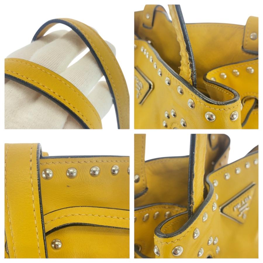 PRADA プラダ 三角ロゴプレート イエロー シルバー金具 レザー PRADA プラダ 三角ロゴプレート イエロー シルバー金具 レザー