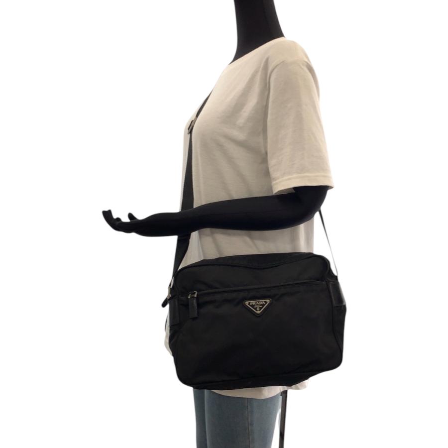 PRADA（プラダ） 美品 テスート 三角ロゴプレート ブラック 黒