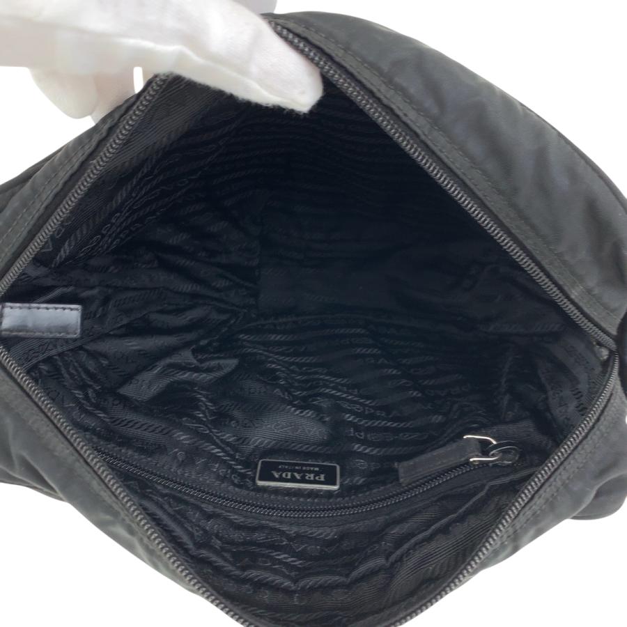 PRADA（プラダ） 美品 テスート 三角ロゴプレート ブラック 黒