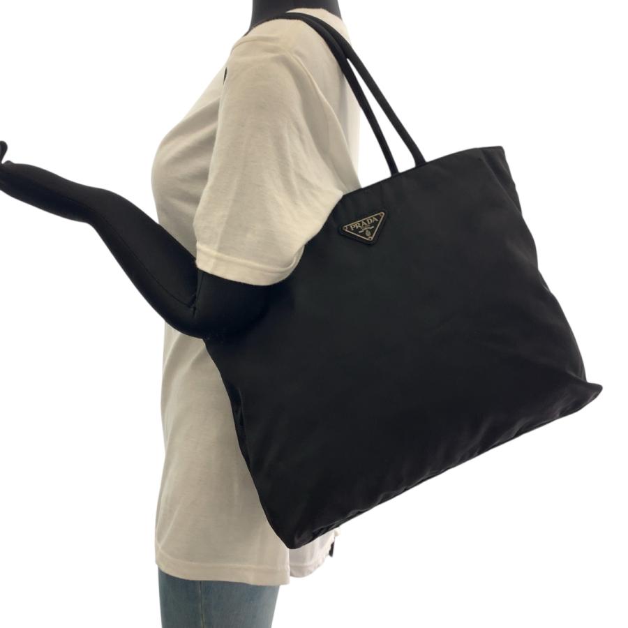 PRADA（プラダ） 美品 テスート 三角ロゴプレート ブラック 黒