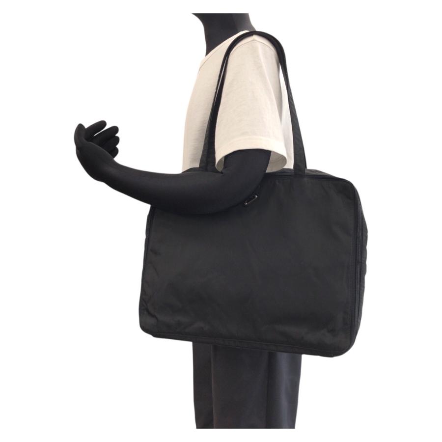 PRADA（プラダ） 美品 テスート 三角ロゴプレート ブラック 黒