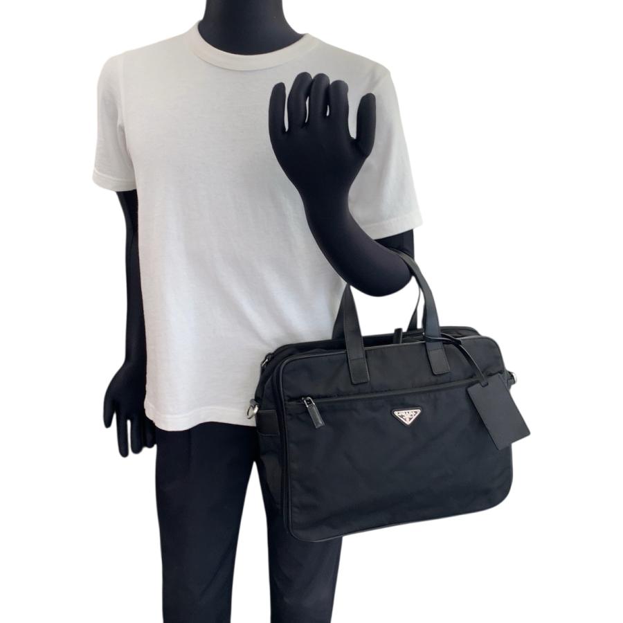 PRADA（プラダ） 美品 テスート 三角ロゴプレート ブラック 黒