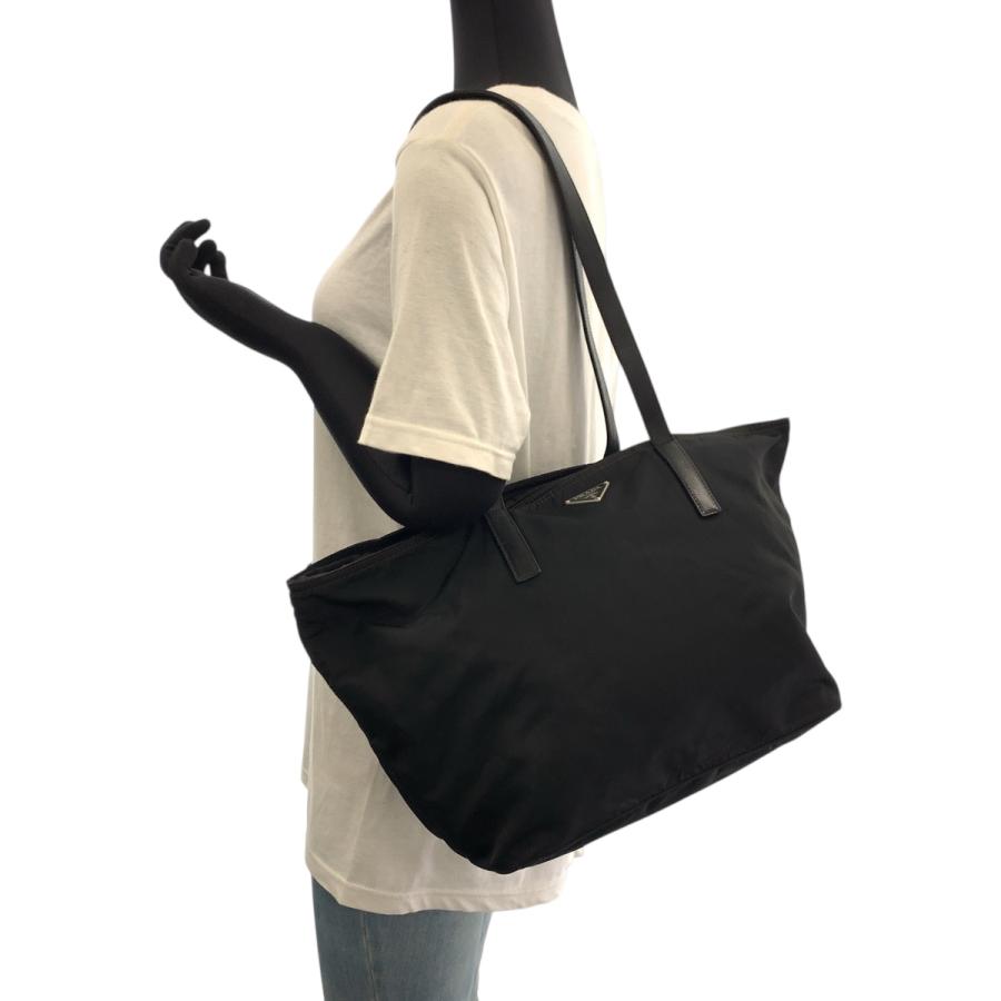 PRADA（プラダ） 美品 テスート 三角ロゴプレート ブラック 黒