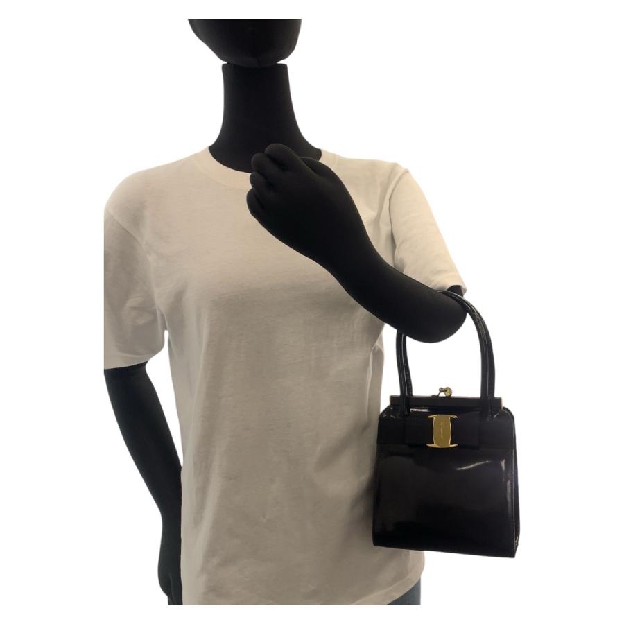 美品 Salvatore Ferragamo サルヴァトーレフェラガモ ヴィンテージ ヴァラリボン ブラック 黒 ハンドバッグ レディース 503291 |  | 04