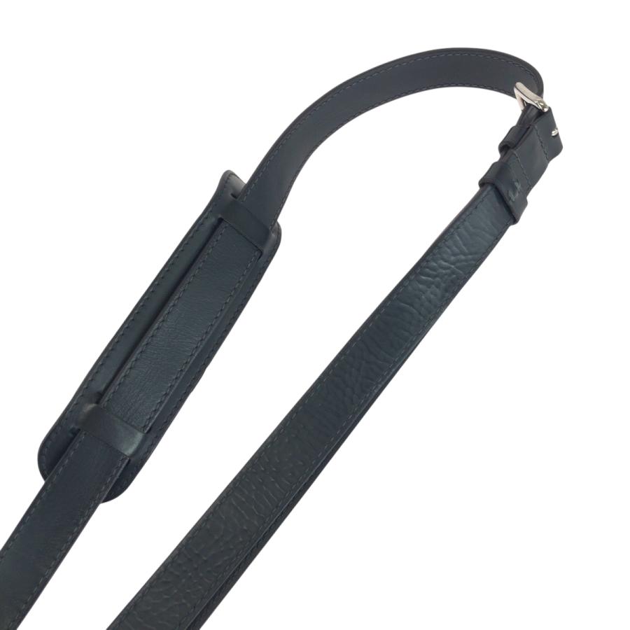 LOUIS VUITTON（ルイ・ヴィトン） グレー シルバー金具 レザー