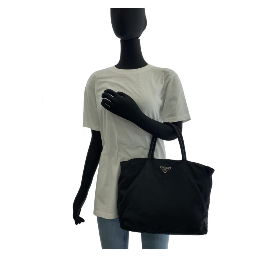 美品 PRADA プラダ テスート 三角ロゴプレート ブラック 黒 シルバー  