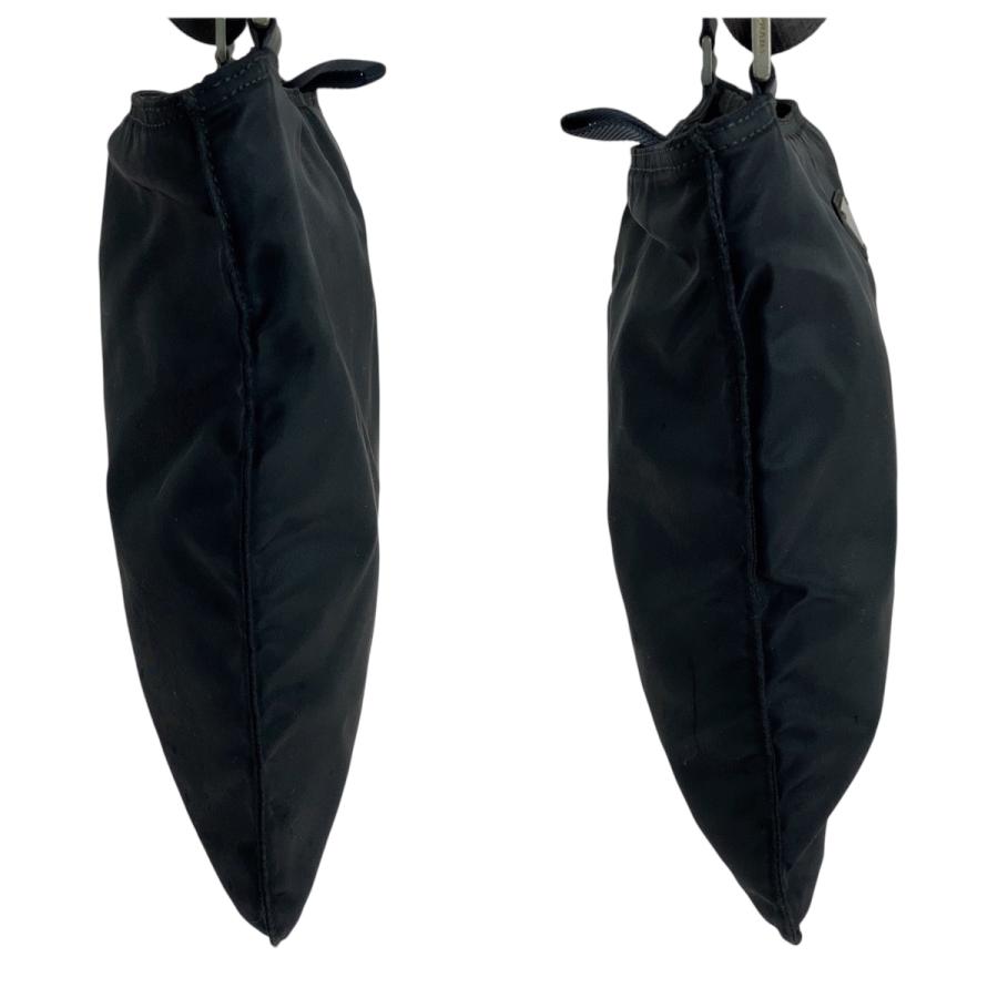 PRADA プラダ テスート 三角ロゴプレート ブラック 黒 シルバー金具  