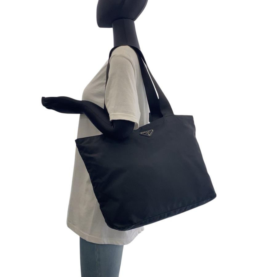 PRADA（プラダ） 美品 テスート 三角ロゴプレート ブラック 黒