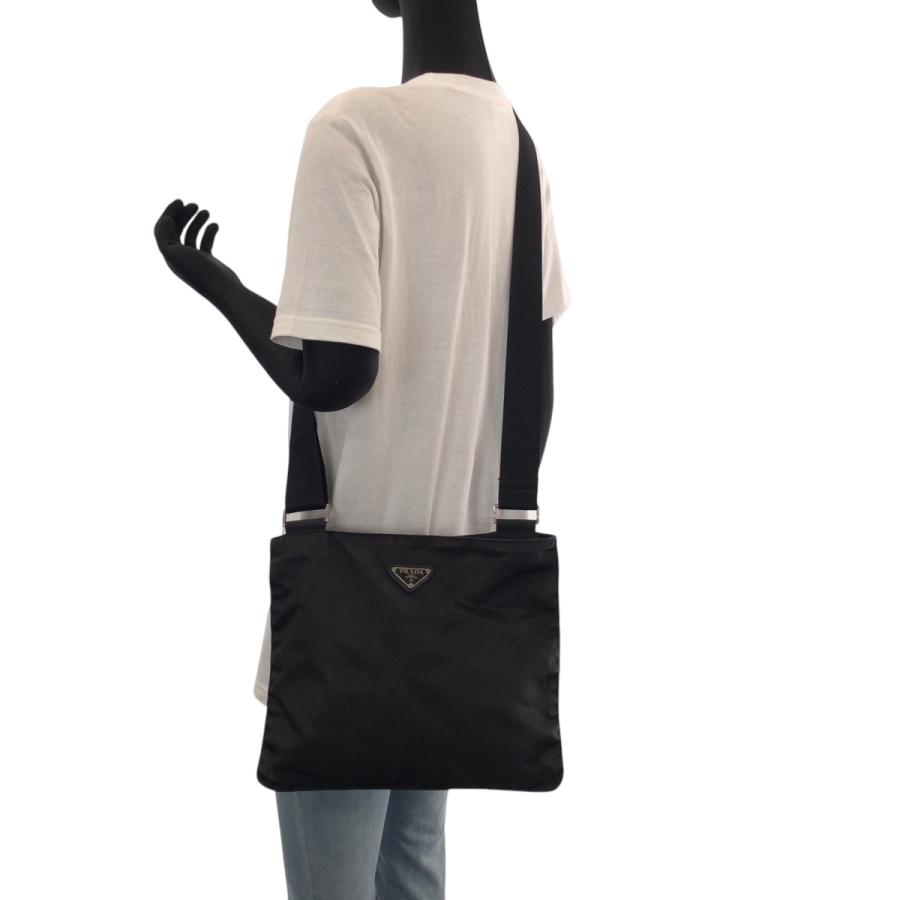 PRADA（プラダ） テスート 三角ロゴプレート ブラック 黒 シルバー金具