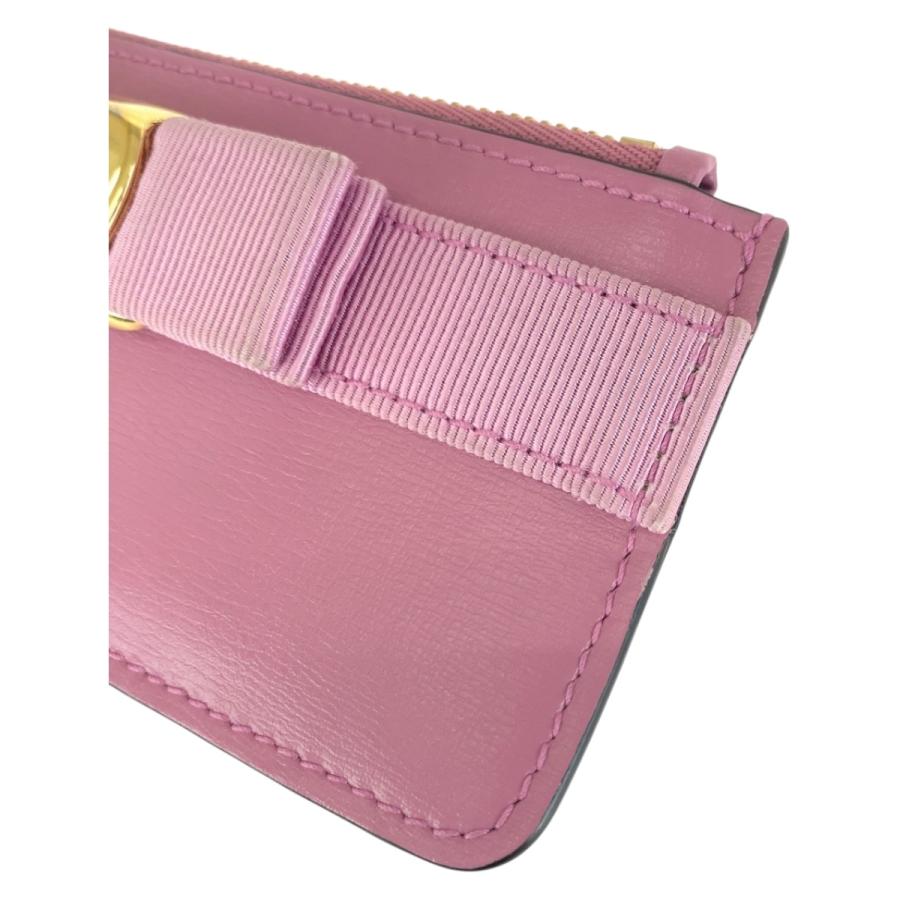 美品 Salvatore Ferragamo サルヴァトーレフェラガモ ヴィラリボン ピンク ゴールド金具 レザー コインケース フラグメントケース 505202 |  | 05