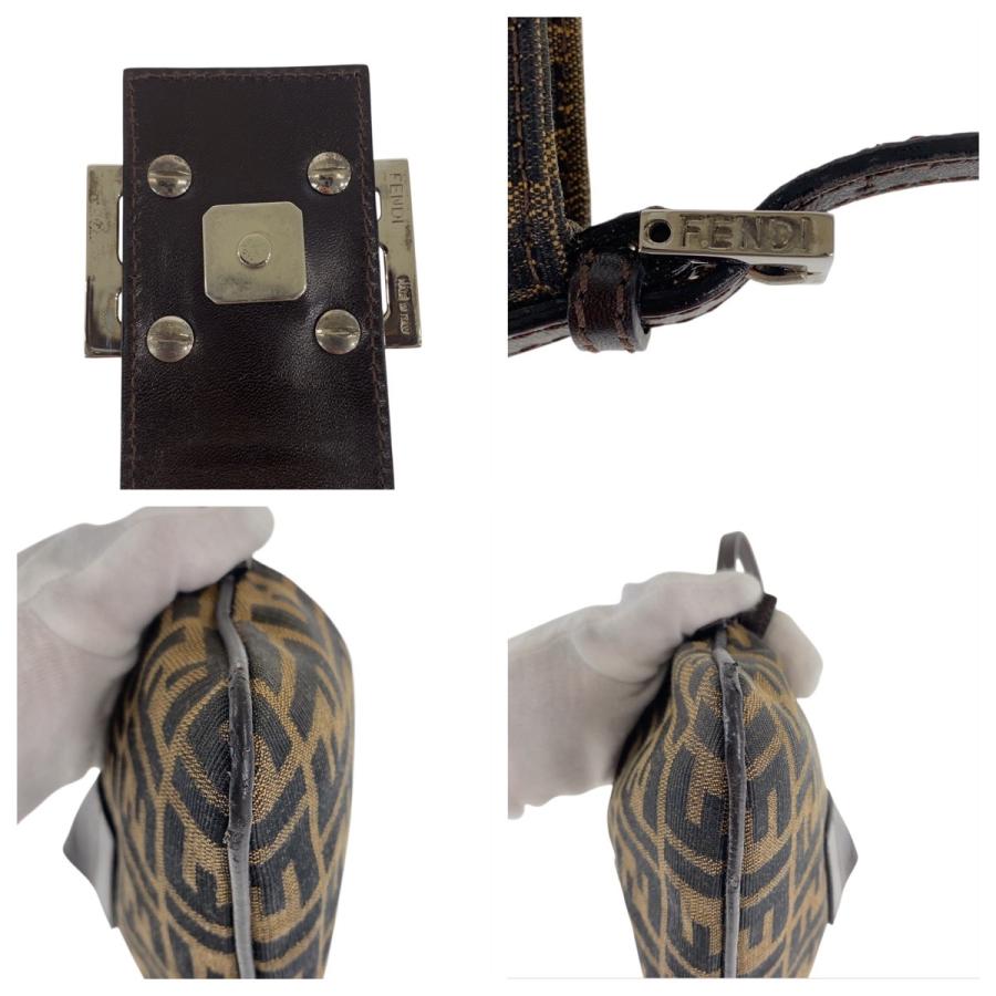 極美品 フェンディ ボディバッグ FF柄 ズッカ Wポケット 斜め掛け カーキ FENDI（フェンディ） 美品 ズッカ マンマバケット ブラウン キャンバス