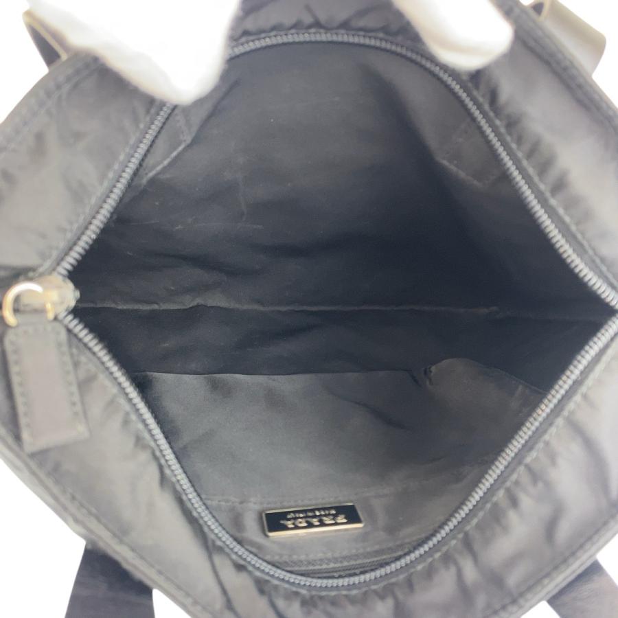 PRADA（プラダ） 美品 テスート 三角ロゴプレート ブラック 黒