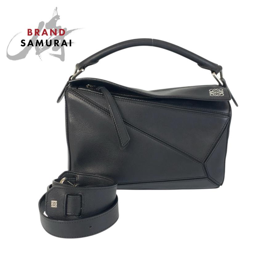 6168 美品 ロエベ LOEWE アナグラム パズル メッセンジャーバッグ LOEWE（ロエベ） 美品 アナグラム パズルバッグ 黒 シルバー金具