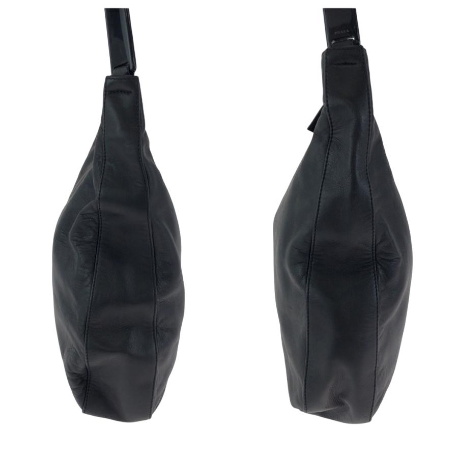 PRADA（プラダ） プラスチックハンドル ロゴ ブラック 黒 プラスチック