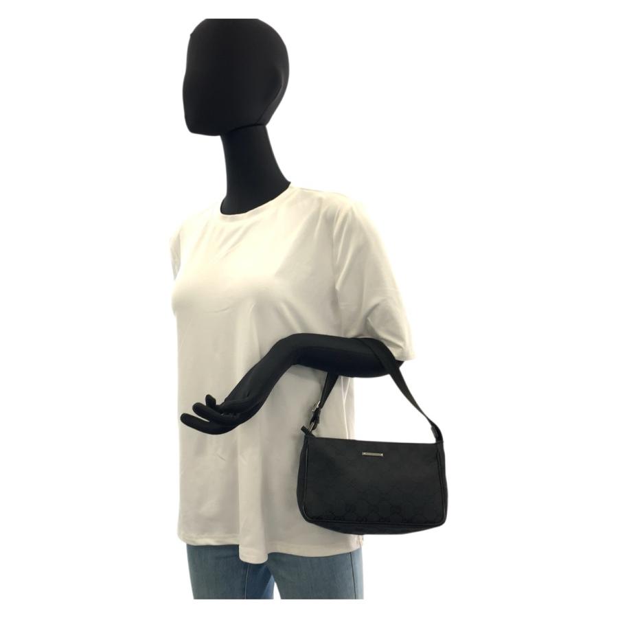 GUCCI（グッチ） ブラック 黒 シルバー金具 GGキャンバス 106644