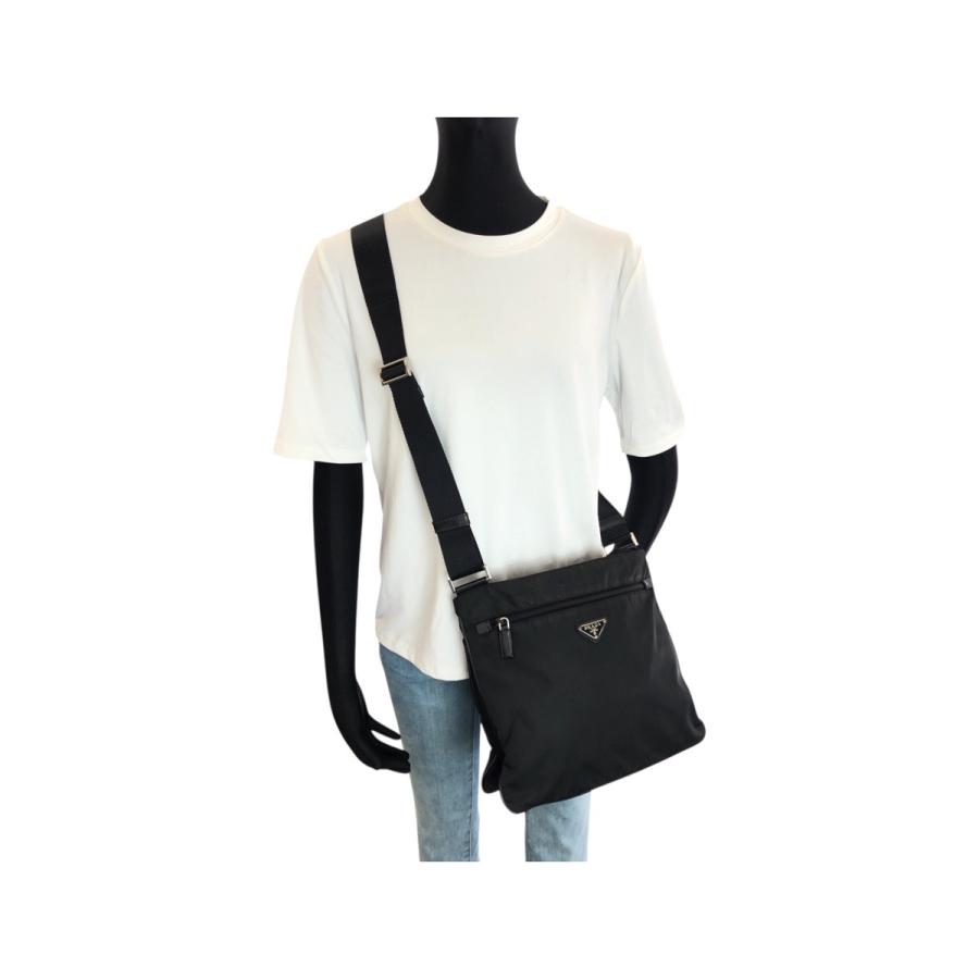 PRADA（プラダ） テスート 三角ロゴプレート ブラック 黒 シルバー金具