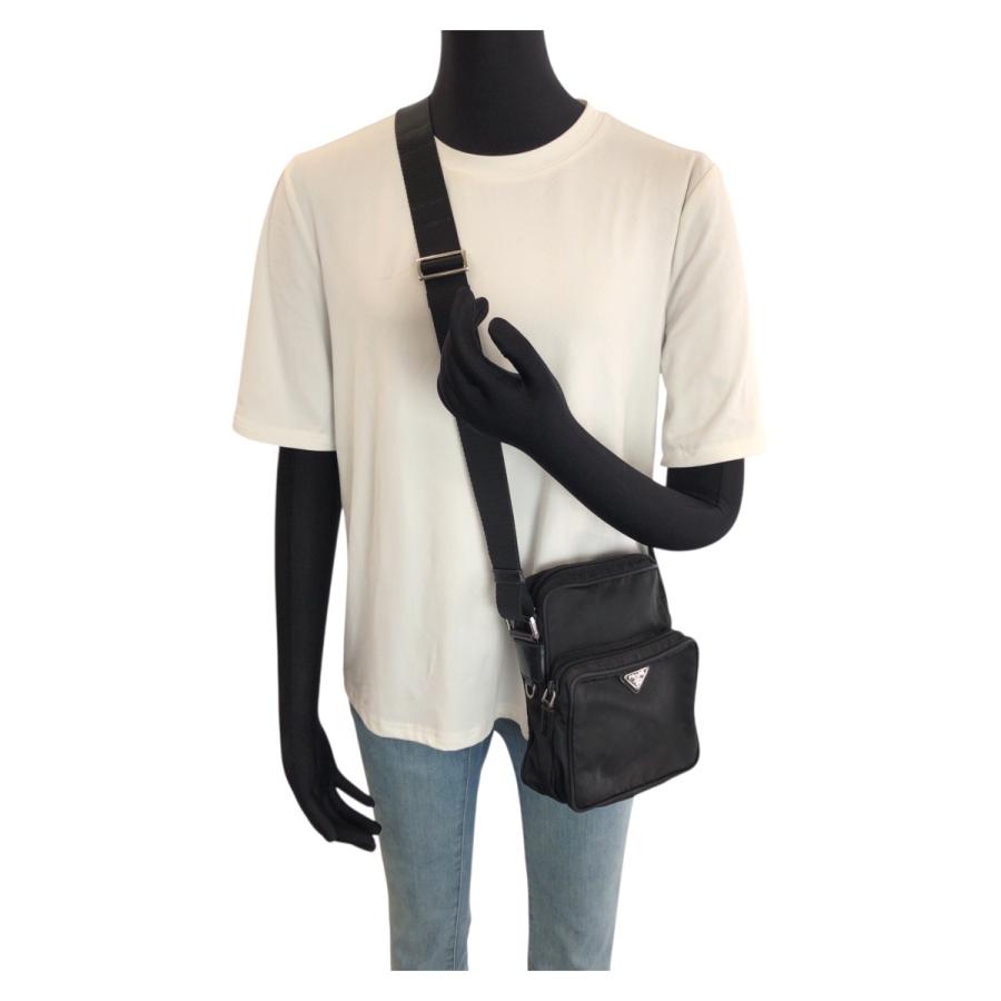 PRADA（プラダ） テスート 三角ロゴプレート ブラック 黒 シルバー金具