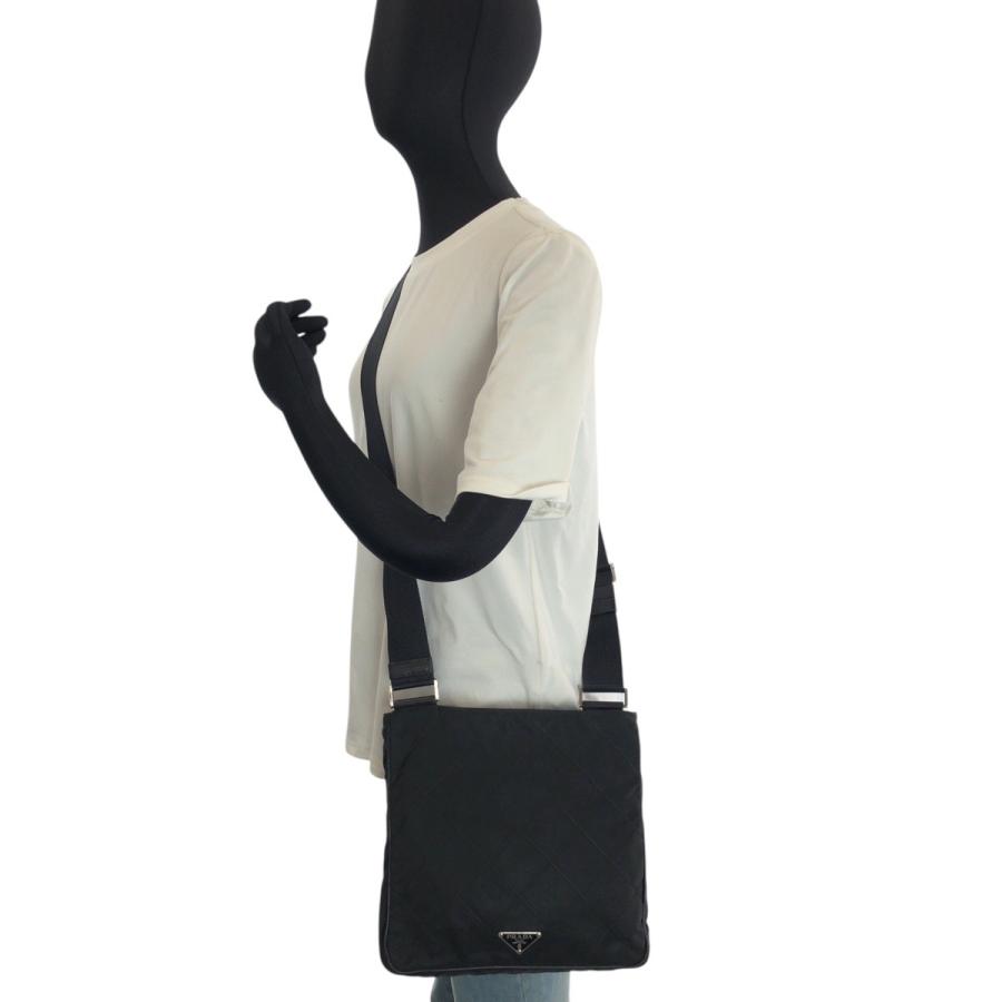 PRADA（プラダ） テスート 三角ロゴプレート ブラック 黒 シルバー金具