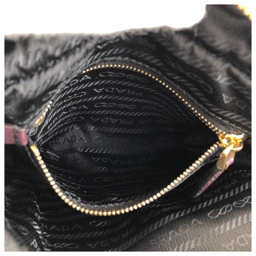 PRADA（プラダ） 美品 三角ロゴプレート テスート ワインレッド