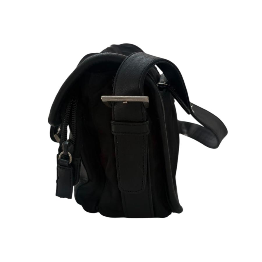 PRADA（プラダ） テスート 三角ロゴ ブラック シルバー金具 ナイロン