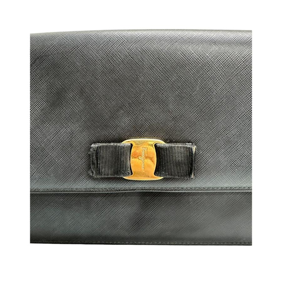 Salvatore Ferragamo サルヴァトーレフェラガモ ヴェラ ネイビー