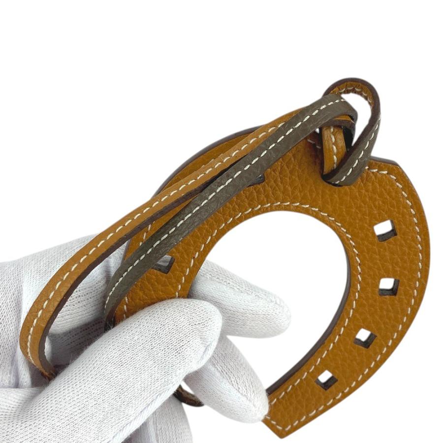 ■美品■　エルメス パドックシュバル 蹄鉄 バッグ チャーム レザー エトゥープ 【361562】1 □美品□ エルメス パドックシュバル 蹄鉄 バッグ チャーム レザー
