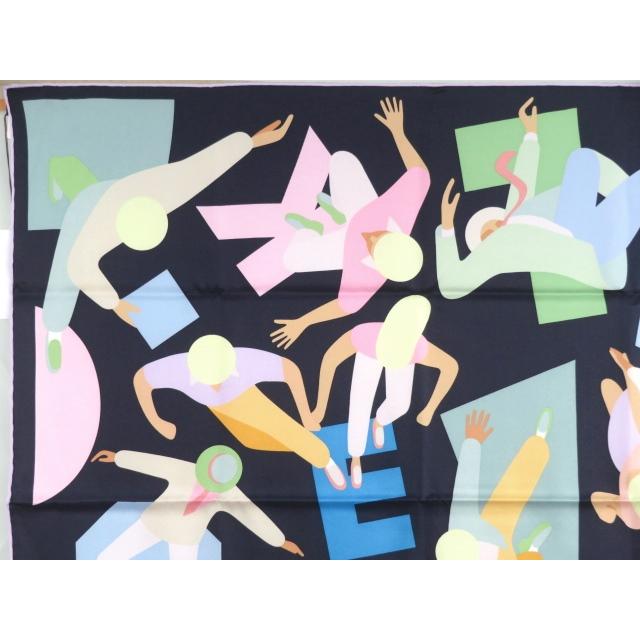 【年末年始 限定値下げ】■未使用■　エルメス カレ 70 スカーフ HOMMAGE A GENE KELLY ネイビー シルク 983914S 箱 【36316】 |  | 01