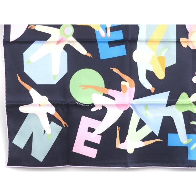 【年末年始 限定値下げ】■未使用■　エルメス カレ 70 スカーフ HOMMAGE A GENE KELLY ネイビー シルク 983914S 箱 【36316】 |  | 02