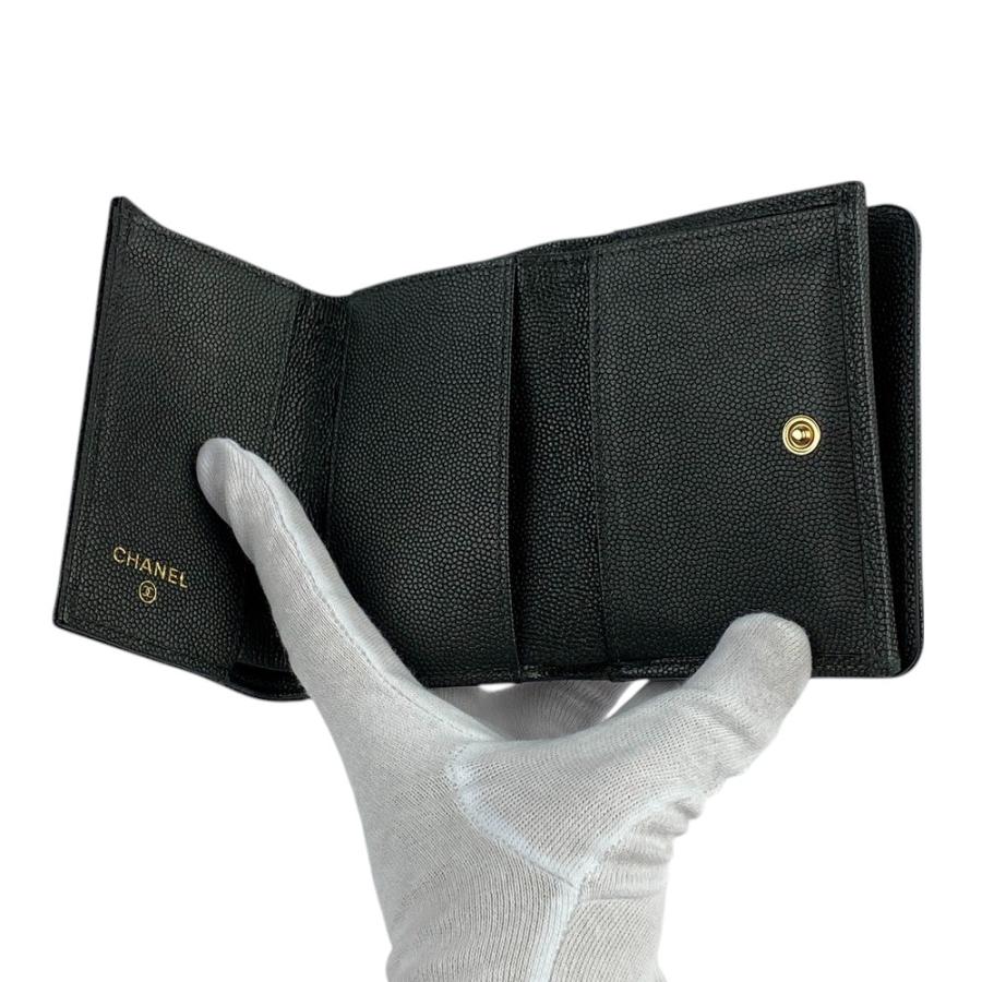 CHANEL シャネル キャビアスキン マドモアゼル 三つ折り コンパクト