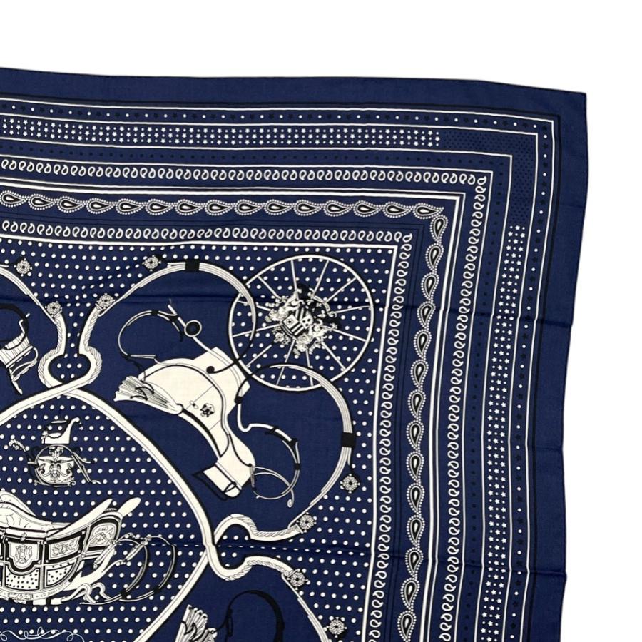■未使用■　エルメス カレ140 スカーフ Springs Bandana スプリングス バンダナ 馬車 星 カシミア シルク ネイビー 【394553】3 |  | 02