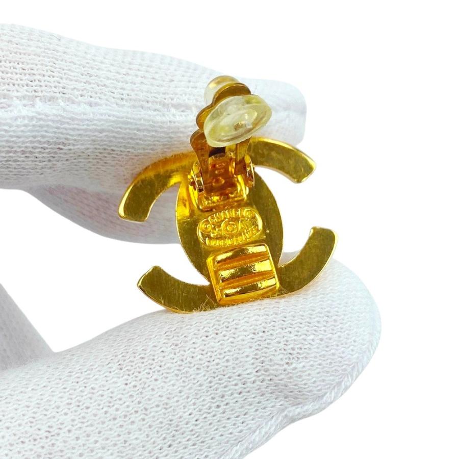 ■新同■　シャネル ターンロック イヤリング 95A ゴールド GP 箱 【441028】1 |  | 05