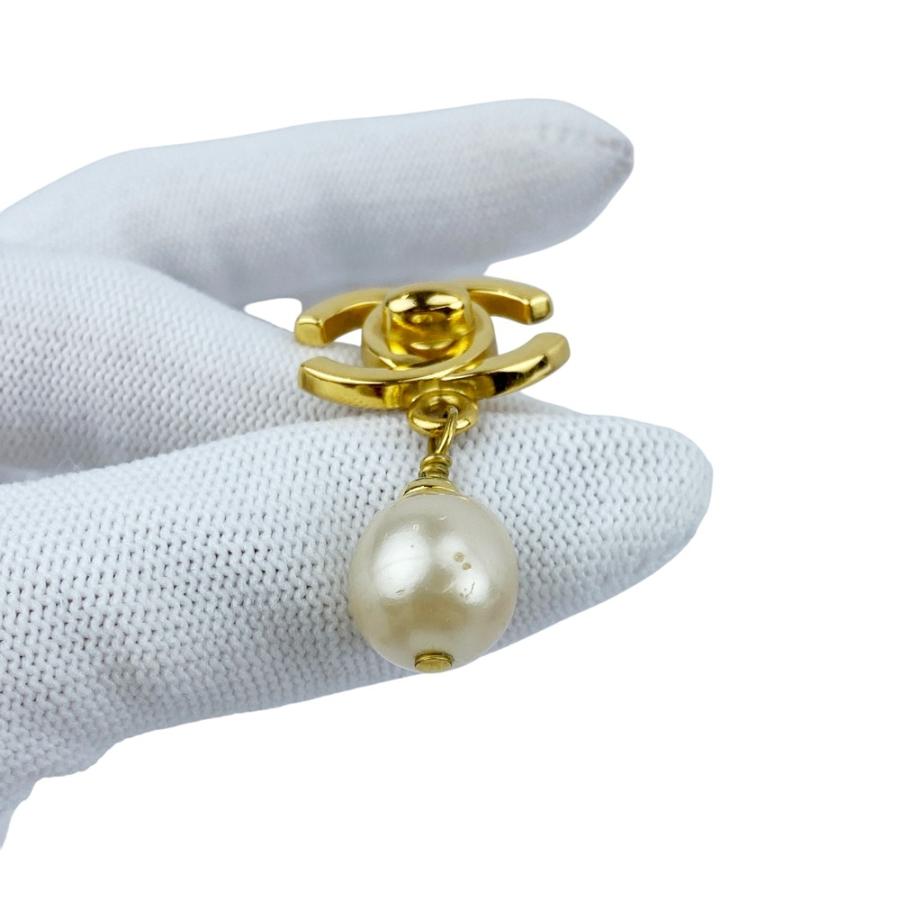 シャネル ■美品■ ココマーク ターンロック フェイクパール イヤリング アクセサリー ゴールド GP 96A【496851】11 |  | 08