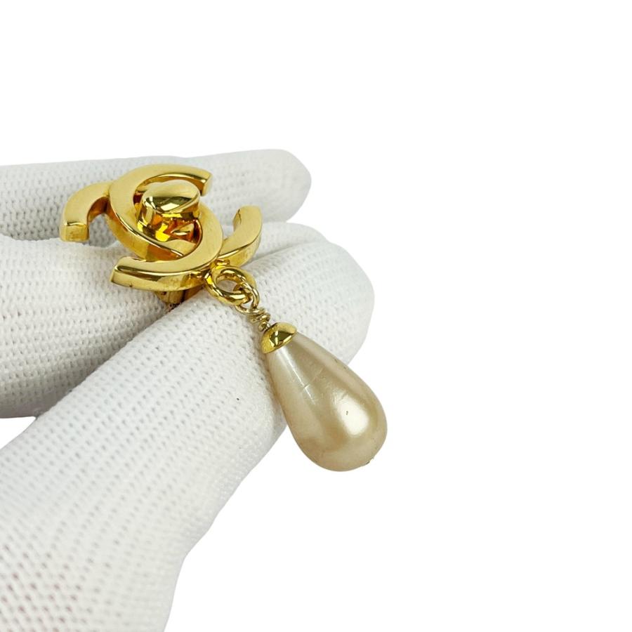 シャネル ■美品■ココマーク ターンロック フェイクパール イヤリング アクセサリー ゴールド GP 96P 箱【496950】11 |  | 06