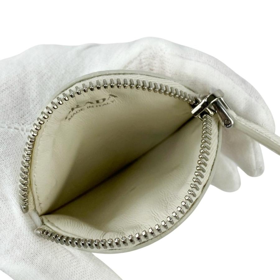 プラダ ■美品■ ラウンド コインケース 小銭入れ 財布 コンパクト トライアングルロゴ サフィアーノ ホワイト 【512117】11 |  | 06