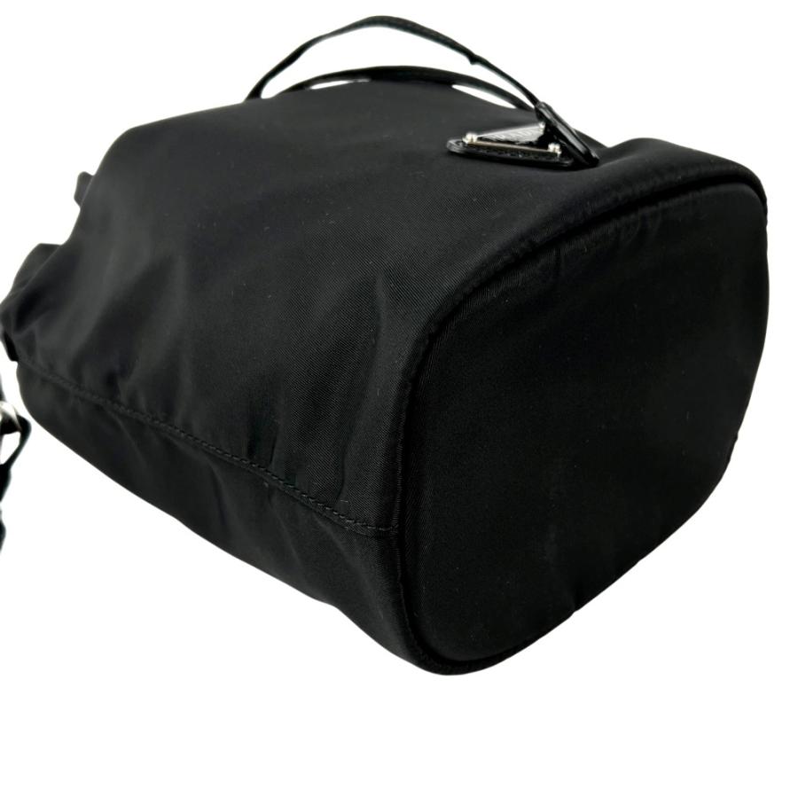 プラダ ■美品■ 巾着 ポーチ 小物入れ Re-Nylon リナイロン ブラック 【671203】12 |  | 02