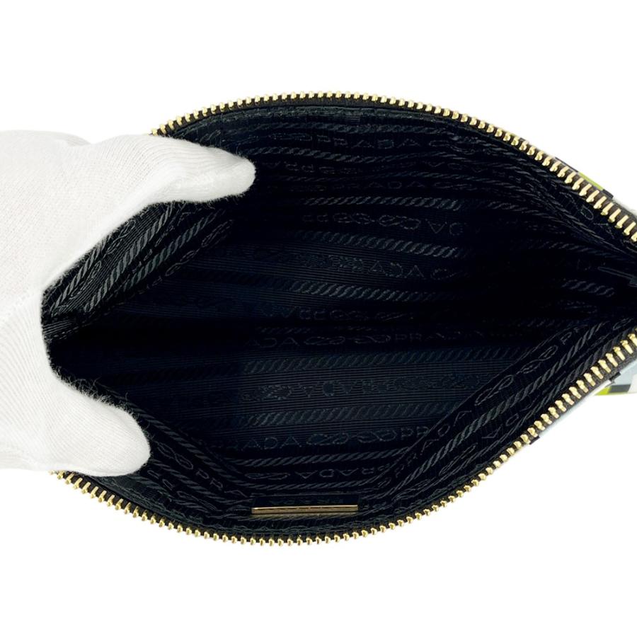 プラダ ■新同■ 化粧 ポーチ メイク Re-Nylon リナイロン グリーン ブラック 1NG545【675027】14 |  | 06
