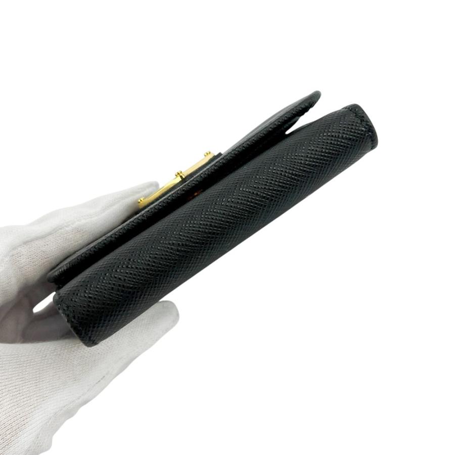 プラダ ■美品■ 三つ折り 財布 コンパクト ウォレット 三角ロゴ サフィアーノ ブラック 【763588】11 |  | 04