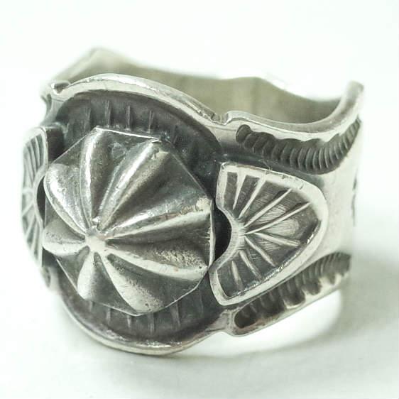 SUNSHINE REEVES サンシャインリーブス スタンプワーク＆コンチョリング 13号 シルバー 指輪 インディアンジュエリー ナバホ族 g11228 |  | 05