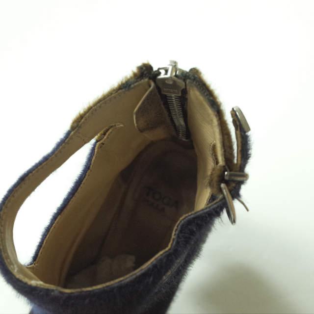 TOGA PULLA トーガ プルラ メタルバックル バイカラーアンクルブーツ 0517G 37(23-23.5cm) NAVY/BLACK/BROWN ファー ショート g11475 |  | 08