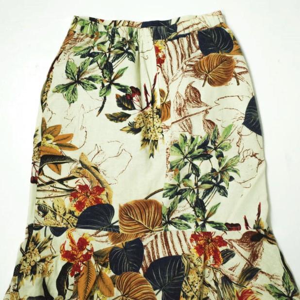 CARICATURE x nano universe カリカチュール ナノユニバース 別注 コットンリネン ボタニカルプリントペプラムスカート S ベージュ g11804 |  | 05