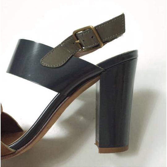 FABIO RUSCONI ファビオルスコーニ イタリア製 MAR427 チャンキーヒールレザーストラップサンダル 37(23.5cm) NAVY シューズ g12077 |  | 08