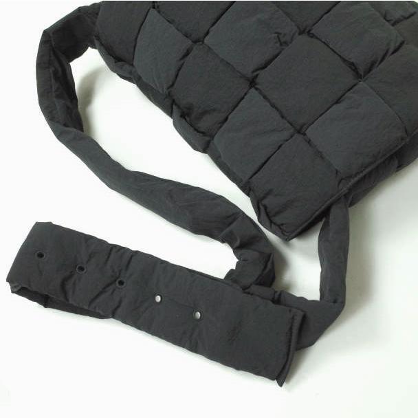 BOTTEGA VENETA ボッテガヴェネタ マキシ パデッド テック BOTTEGA VENETA ボッテガヴェネタ マキシ パデッド テック