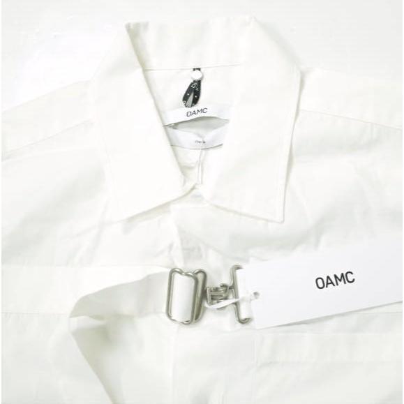新品 OAMC オーエーエムシー Strapped Shirt バックルフロント 新品 OAMC オーエーエムシー Strapped Shirt バックルフロント