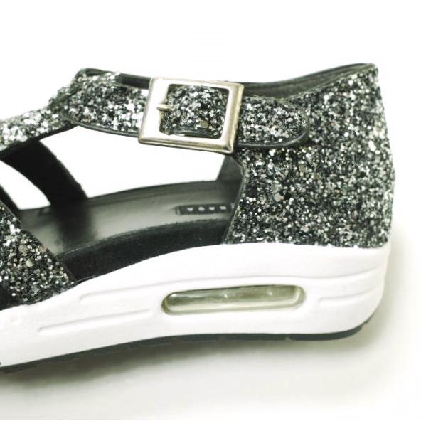 新品 SUSANA TRACA スサナトラサ イタリア製 グリッタースニーカーサンダル 6459GL 36(23cm) BLACK グルカ ストラップ シューズ g12875 |  | 07