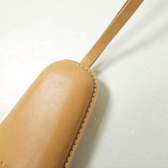 新品 A.P.C. アーペーセー Tho キーケース 24173102270 Natural Beige スムースレザー キーホルダー g13325 |  | 03