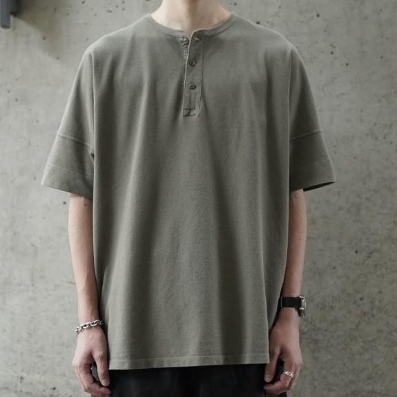 nonnative ノンネイティブ 23SS CLERK S/S HENLEY NECK TEE COTTON PIQUE OVERDYED 鹿の子ヘンリーネックTシャツ NN-C4233 2 CEMENT g13343｜looponline｜08