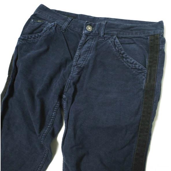 GUCCI グッチ イタリア製 サイドラインモールスキンパンツ 300236 XZ758 44 ネイビー スリムテーパード 5ポケット ボトムス g15658 |  | 03