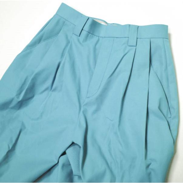 ADAM ET ROPE アダムエロペ 23SS サステナブル カバードポケットチノパンツ GAS03050 36 ターコイズ 2タック ワイド バギー g16452 |  | 03