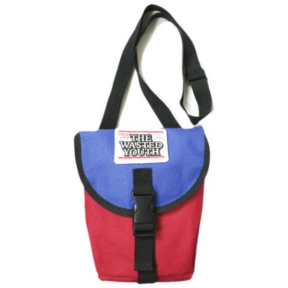 BLACK EYE PATCH x WASTED YOUTH ブラックアイパッチ 21SS 別注 PRIORITY LABEL SHOULDER BAG ミニショルダーバッグ RED/BLUE サコッシュ | 