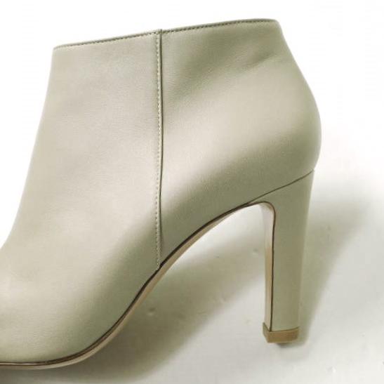 新品 Gianvito Rossi ジャンヴィトロッシ イタリア製 ナッパレザーサイドジップブーティ 36(23cm) グレージュ アンクルブーツ g18070 |  | 06